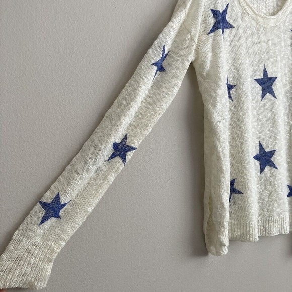 Hem & Thread Semi-Sheer Lightweight Long Sleeve Pullover Top Blue Stars Small - Picture 5 of 8